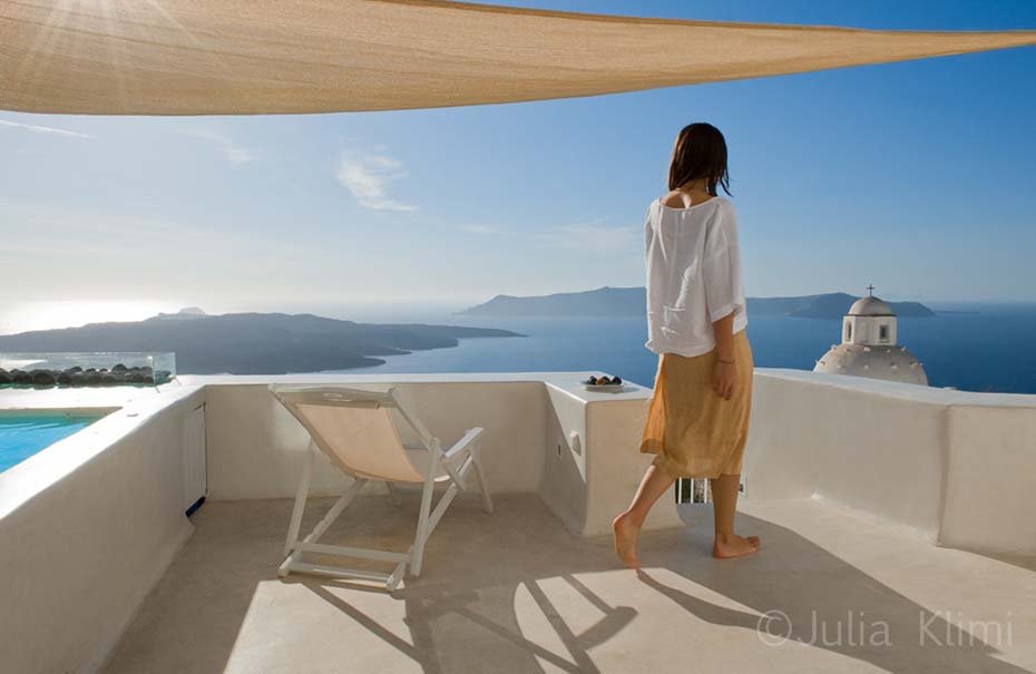 Modern villa on the cliffs, Santorini